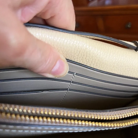 Tory Burch Miller Wallet Crossbody in Vanilla Soft Serve - Picture 15 of 15
